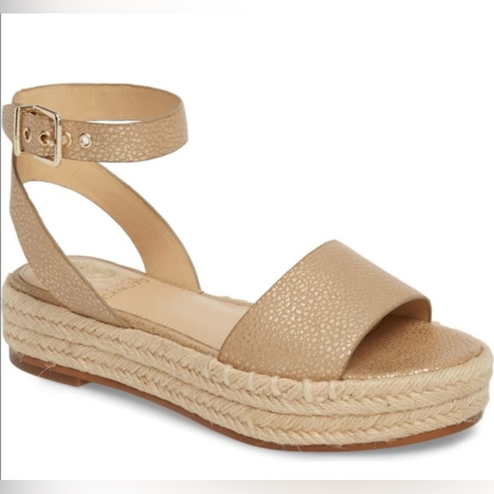 Vince Camuto Kathalia Platform in Metal Gold
